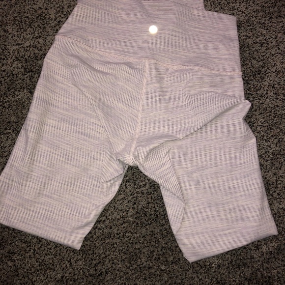 Lululemon Wunder Unders- New condition - Picture 4 of 8